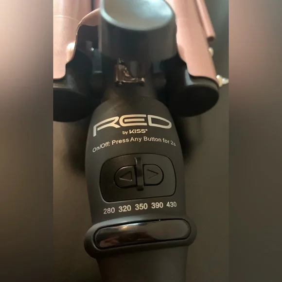 RED by KISS Ceramic Tourmaline Curling Iron Hair Waver (1" Triple Barrel) - Picture 4 of 4